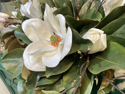 Tips for Crafting Stunning Magnolia Flower Arrangements
