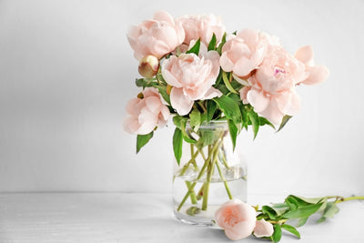 How to Choose the Right Vase For Your Artificial Flower Arrangements