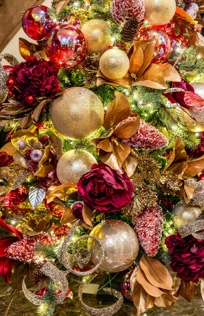 5 ft. Estate Gold Pre-Decorated Tree