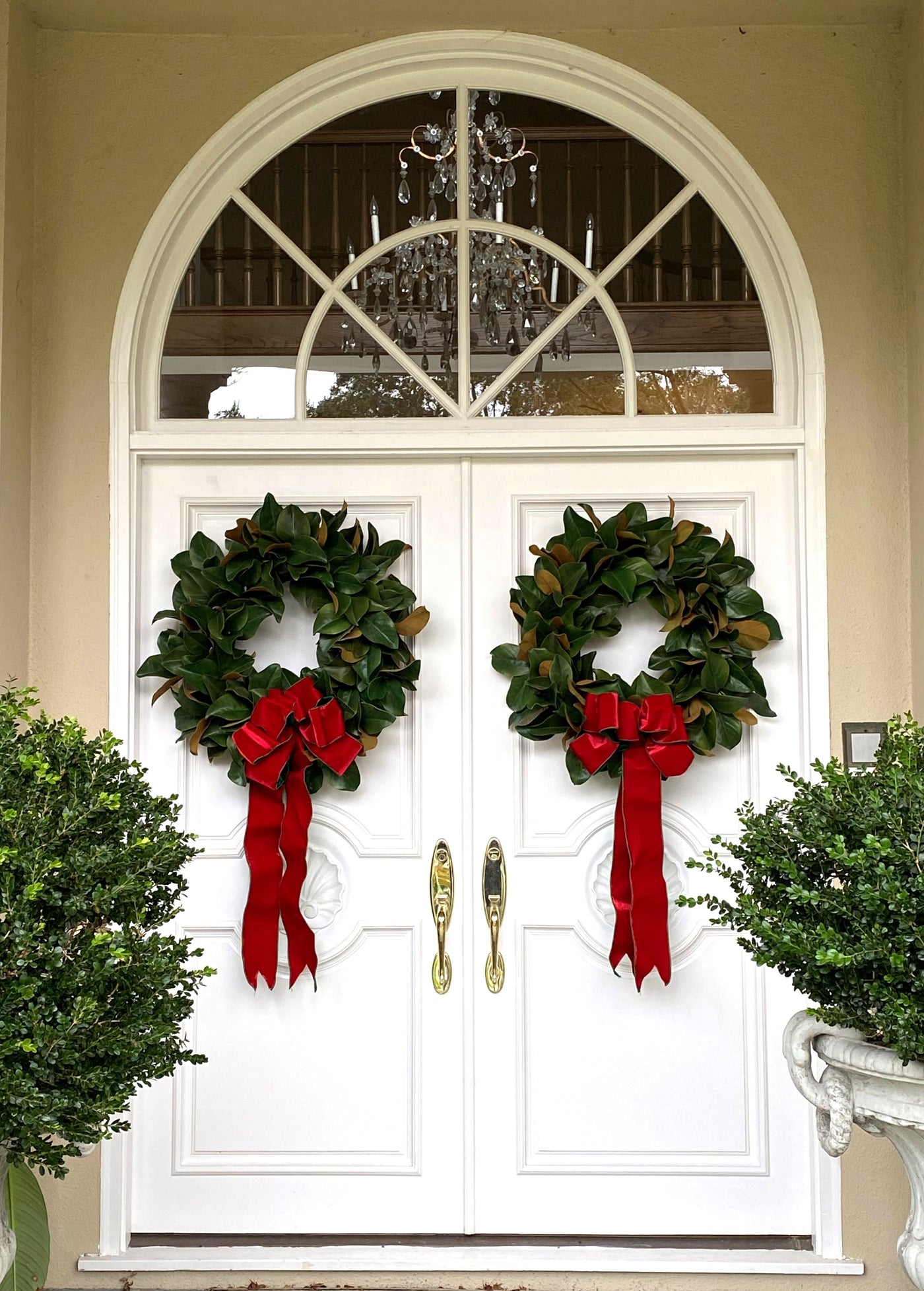 Magnolia Leaf Wreath 30"