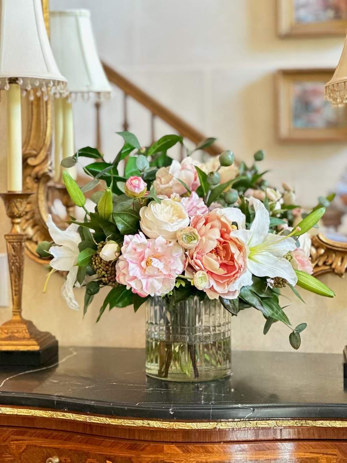 Cafe Au Lait Combo in Cut Vase 17"