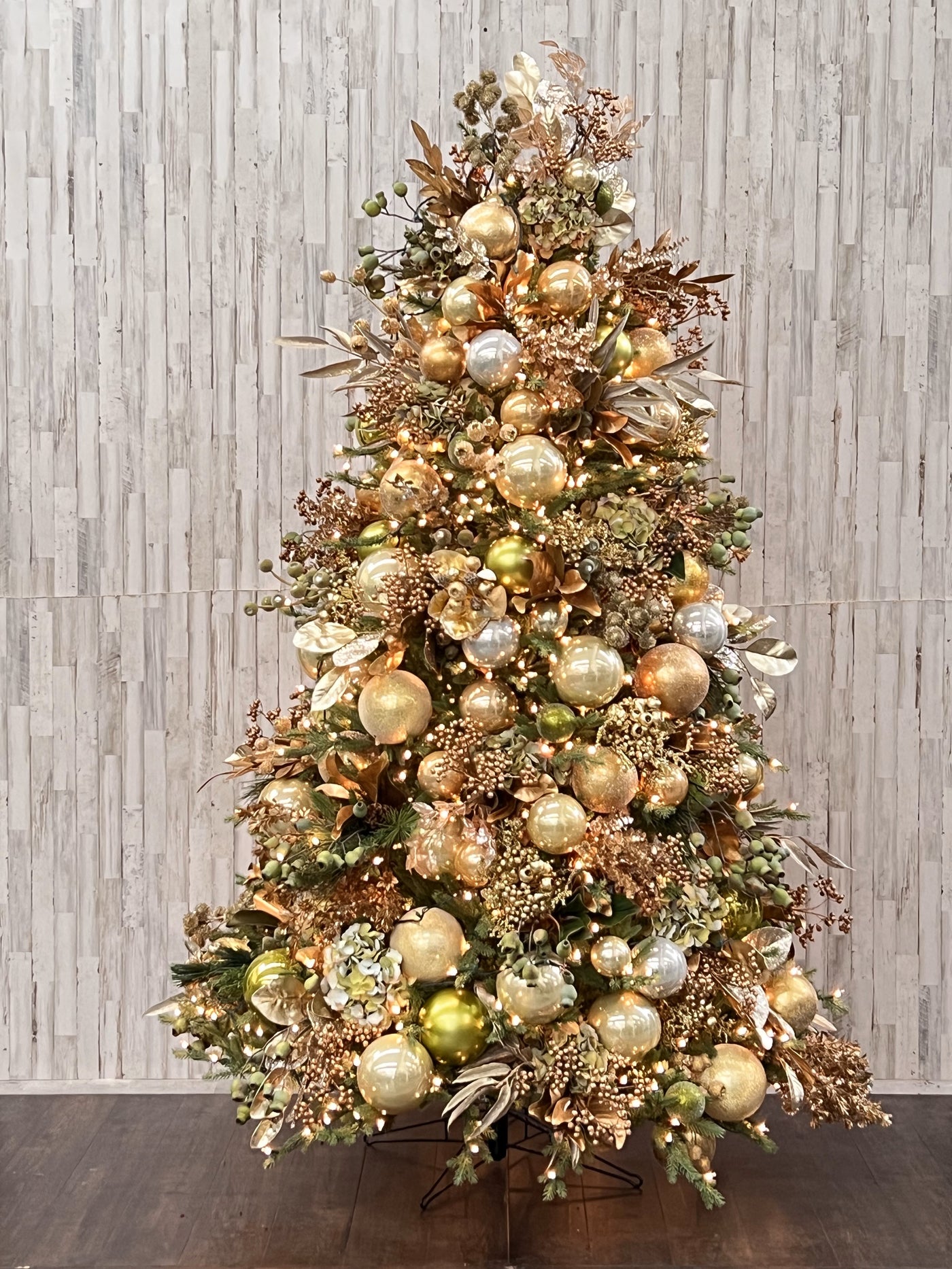 luxury pre-decorated pre-lit ornament faux christmas tree