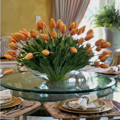 Dining table centerpieces