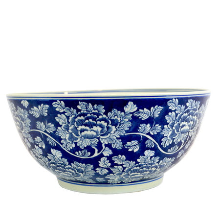 Blue and white floral pattern porcelain bowl